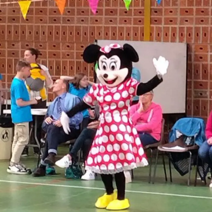 mascotte Minnie au club des rollers stars à Blériot Plage, avec Gribouille Evénementiel à Calais (62)
