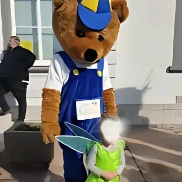 Carnaval avec la mascotte nounours avec Gribouille Evénementiel à Calais (62)
