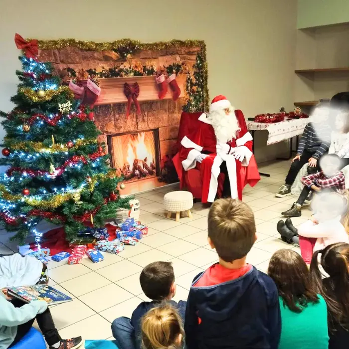 père noël avec les enfants, chez Gribouille Evénementiel à Calais (62)